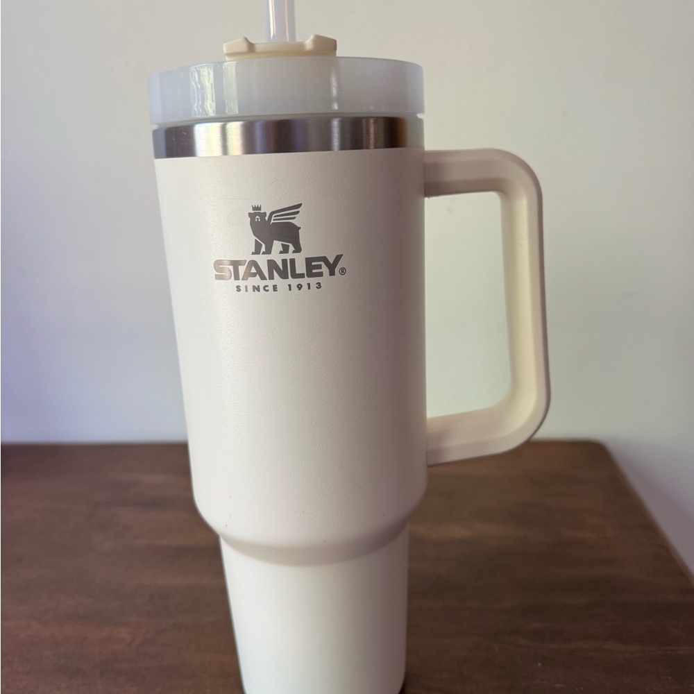 Stanley  Cream 40oz Tumbler with Handle